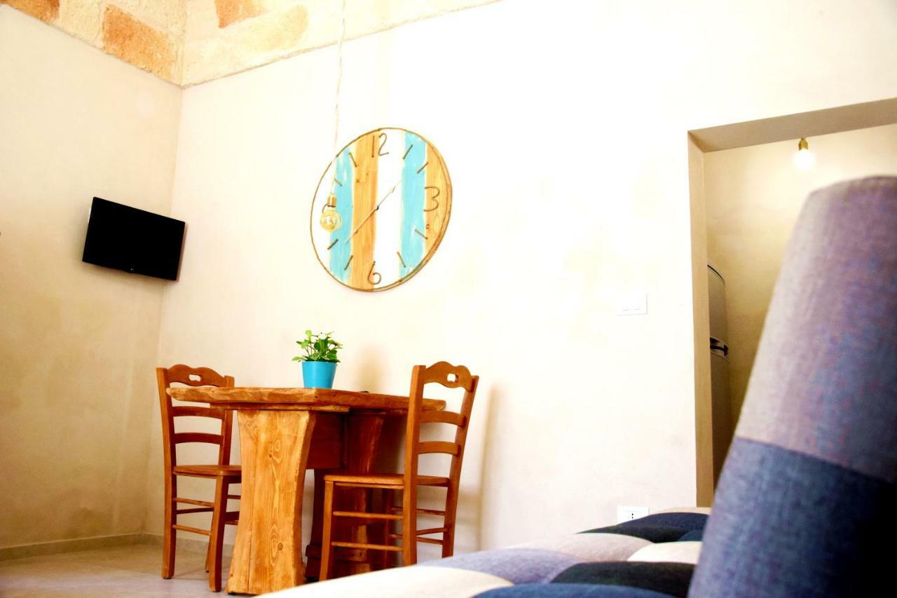 Casa Vacanze "La Maison Du Bonheur" Monopoli Exterior photo